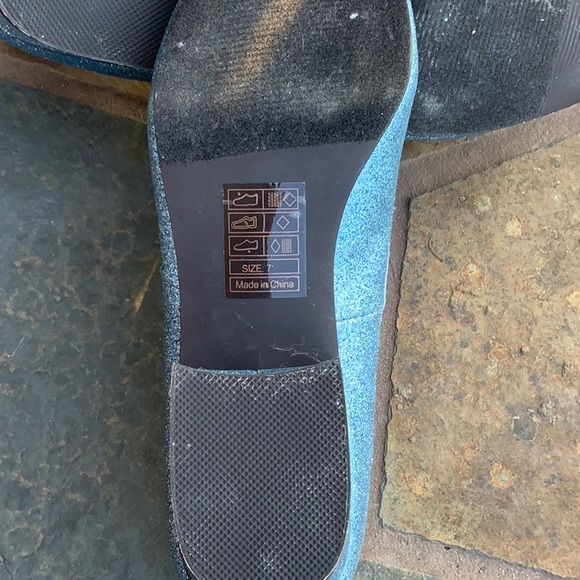 SPARKLE SHOES! - Picture 4 of 4